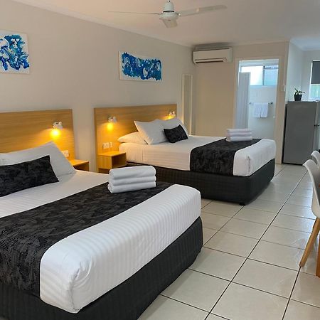 Tin Can Bay Motel מראה חיצוני תמונה