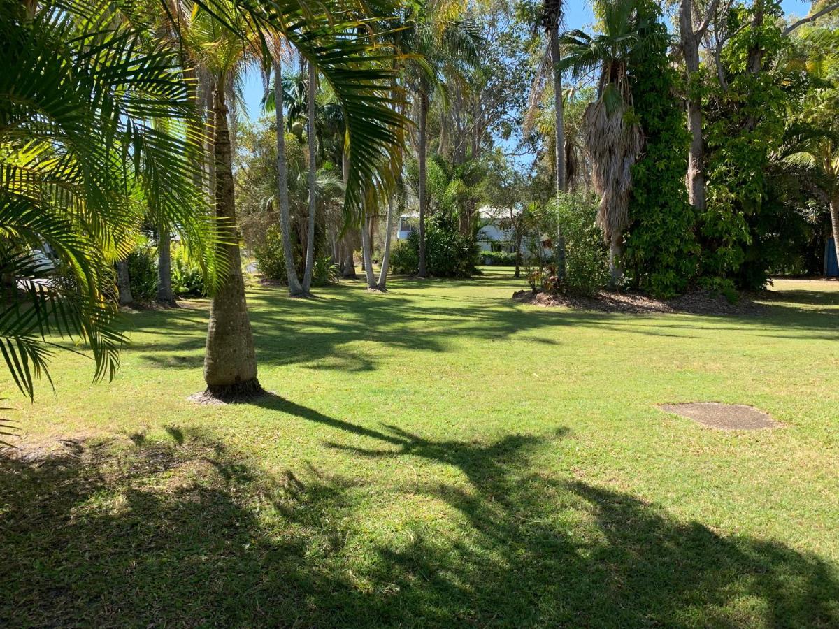 Tin Can Bay Motel מראה חיצוני תמונה