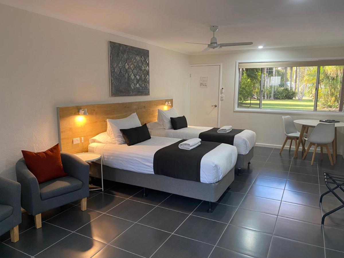 Tin Can Bay Motel מראה חיצוני תמונה