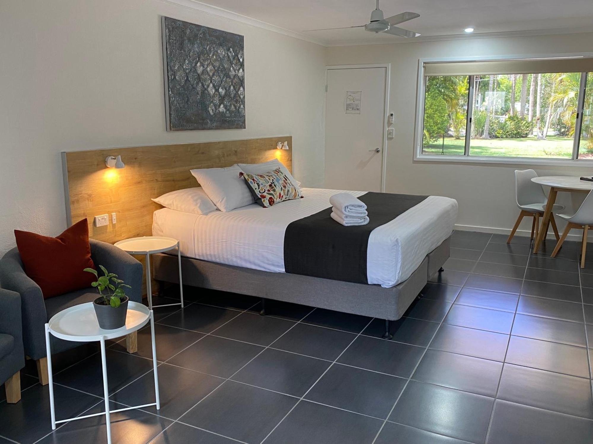 Tin Can Bay Motel מראה חיצוני תמונה