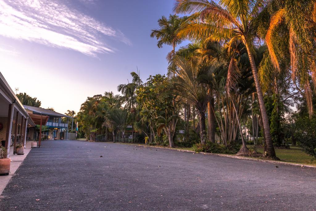 Tin Can Bay Motel מראה חיצוני תמונה