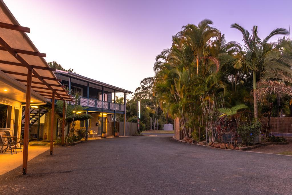 Tin Can Bay Motel מראה חיצוני תמונה