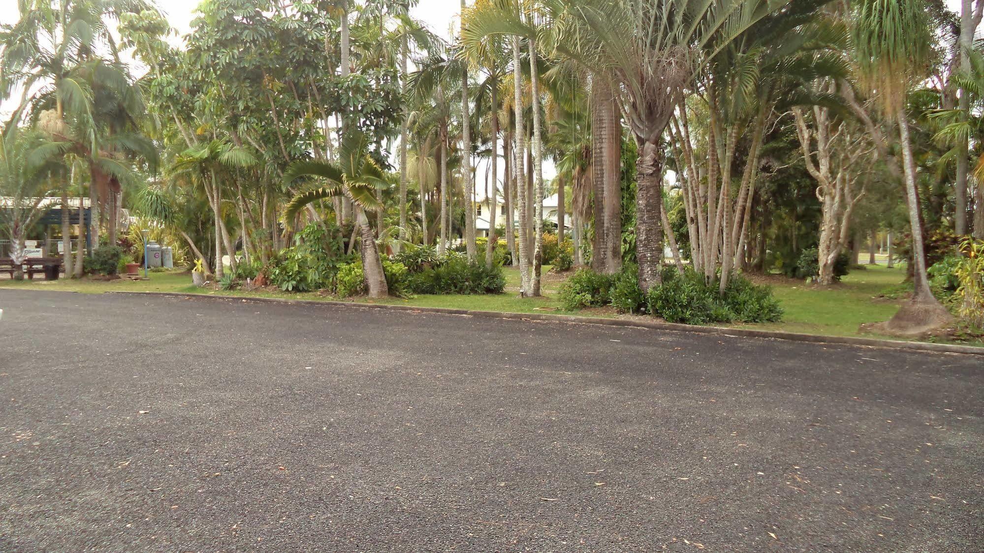 Tin Can Bay Motel מראה חיצוני תמונה