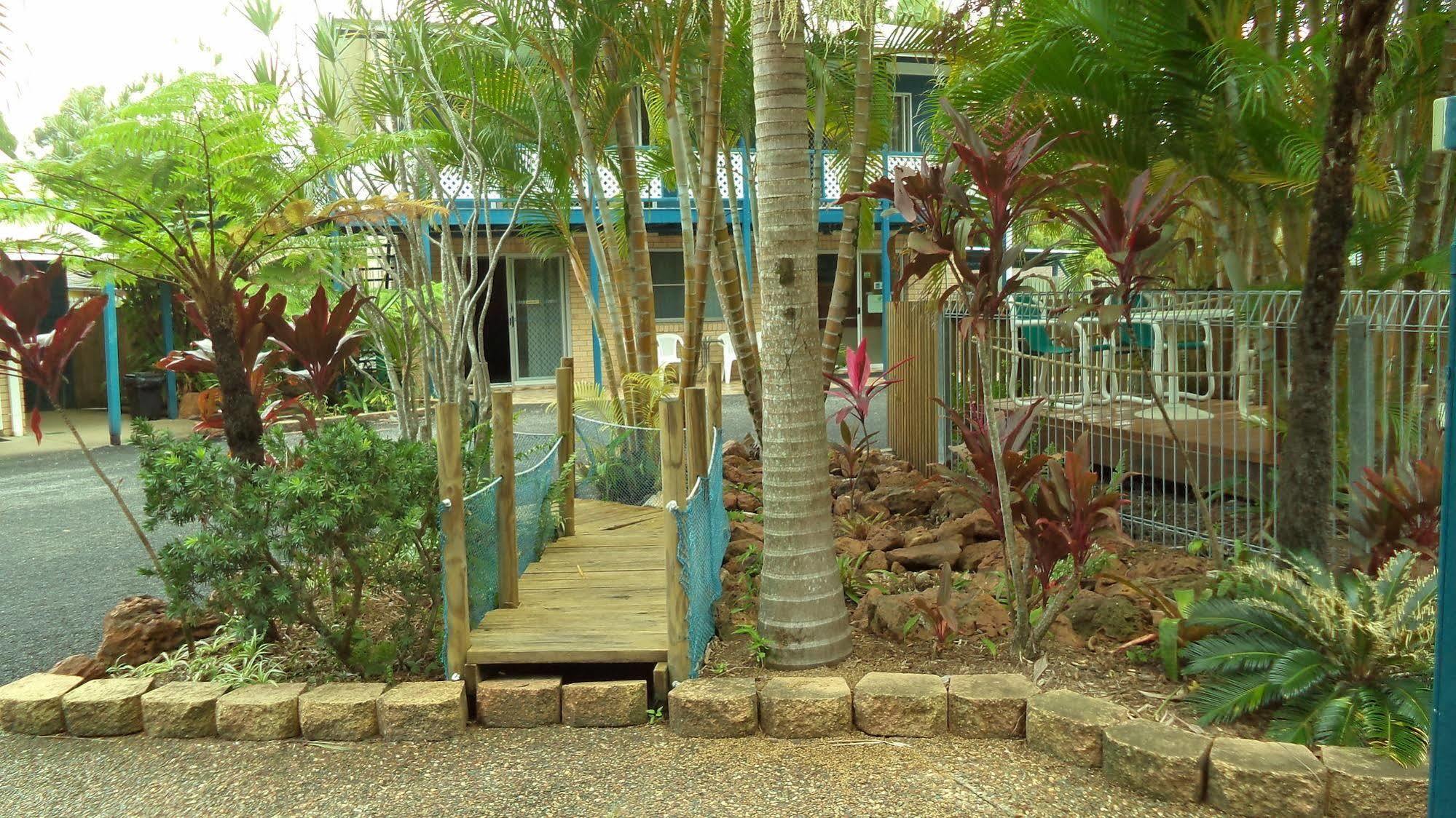 Tin Can Bay Motel מראה חיצוני תמונה