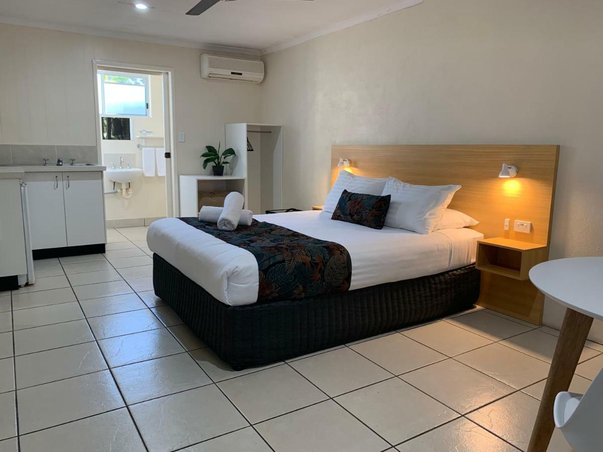 Tin Can Bay Motel מראה חיצוני תמונה