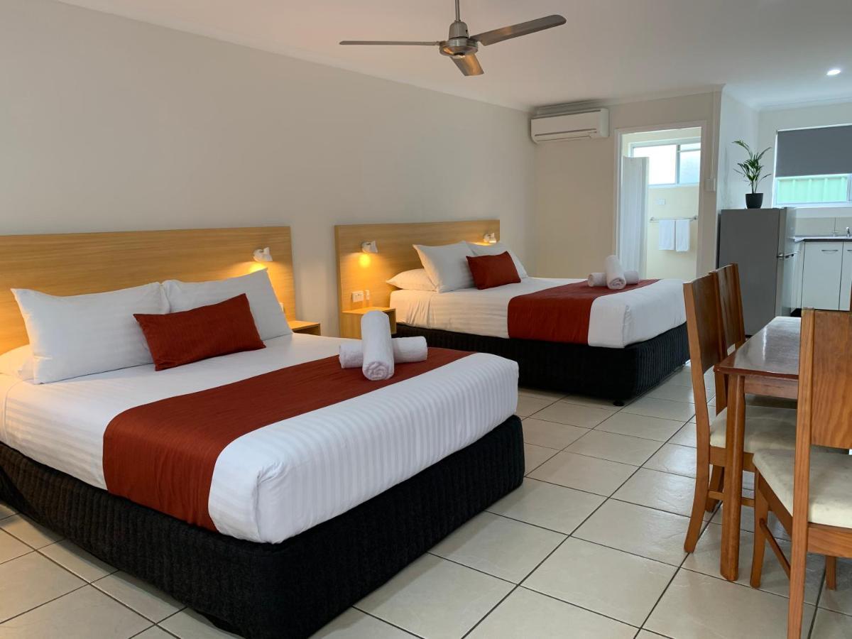 Tin Can Bay Motel מראה חיצוני תמונה